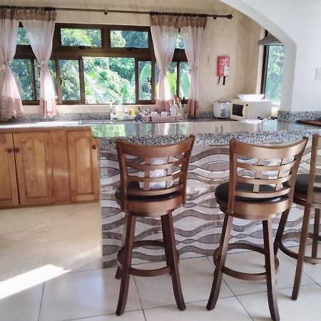 Belle Rose Vue Guest House เบเซนต์แอนน์ ภายนอก รูปภาพ